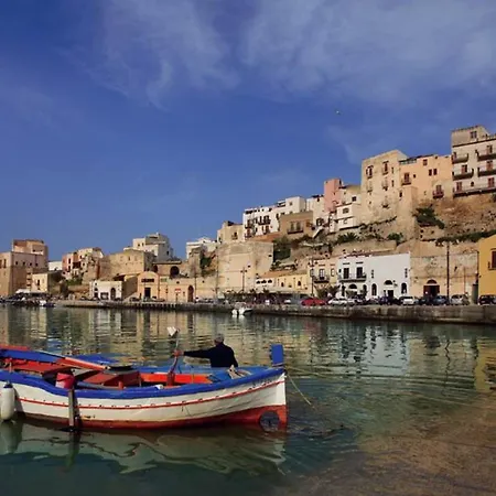 Mare E Monte Red 3* كاستيلاّماري ديل غو
